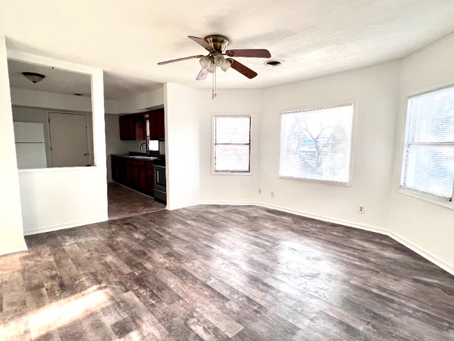 Photo - 123 1/2 E Fulton St Unit 2