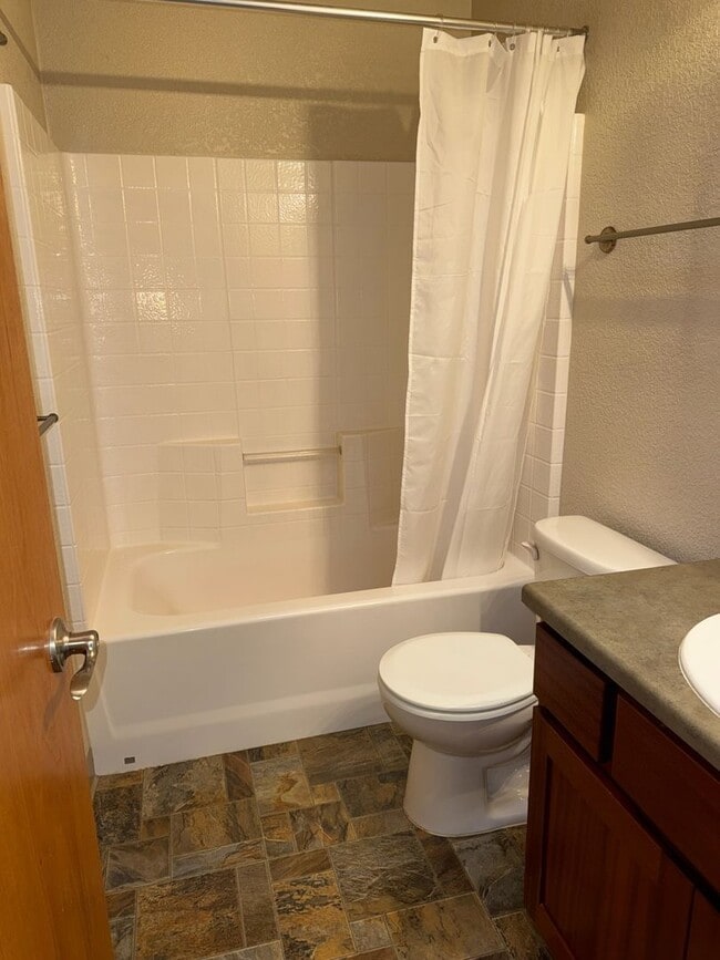 Photo - 1879 Maplewood Dr Unit 1879 Maplewood