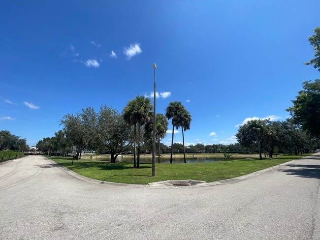 Photo - 12303 Londonderry Ln