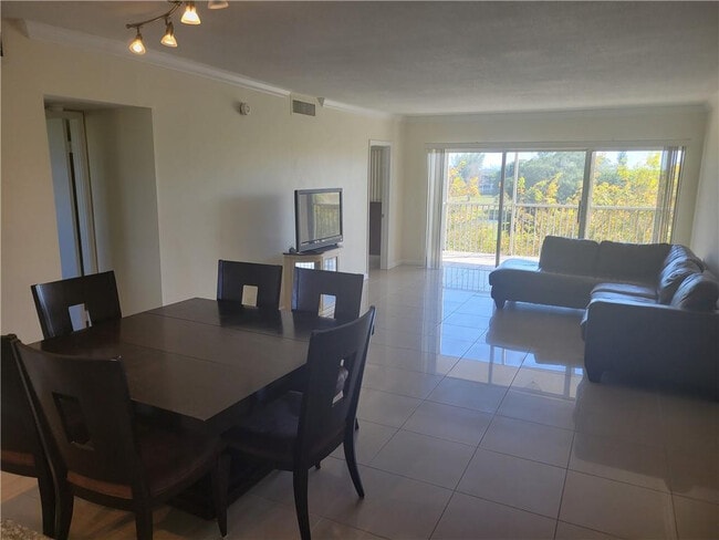 Photo - 3050 N Palm Aire Dr Unit 508