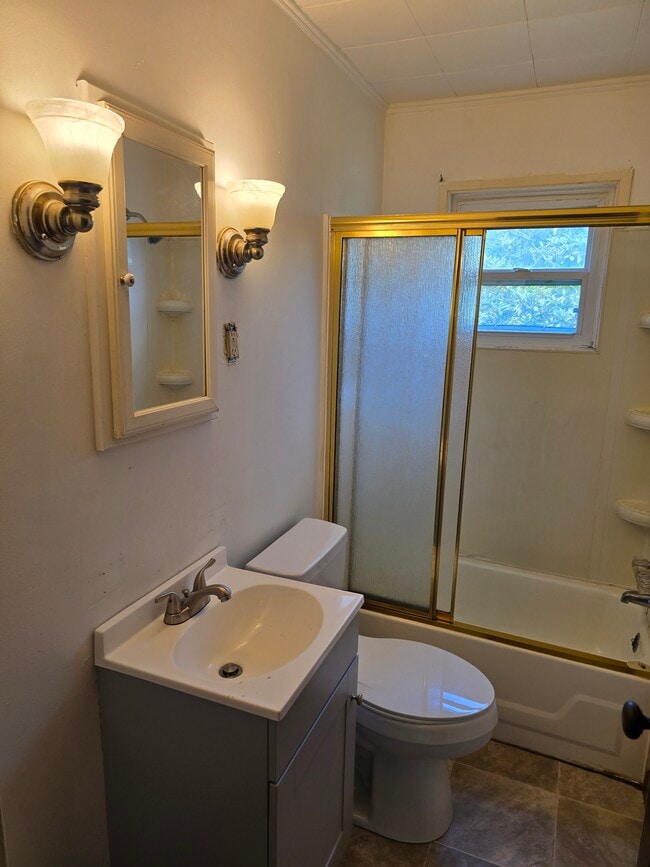 Photo - 106 Lowry St
