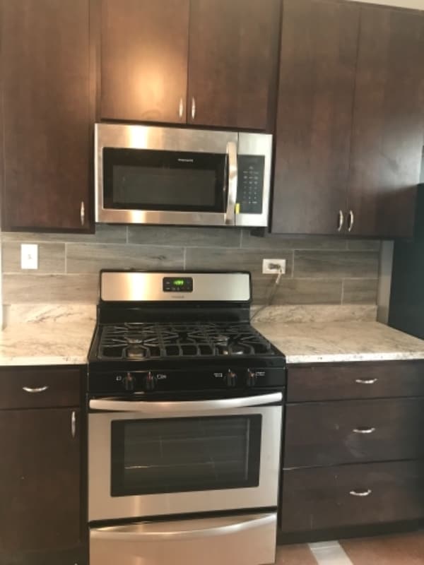 Building Photo - 5027 W Sunnyside Rental