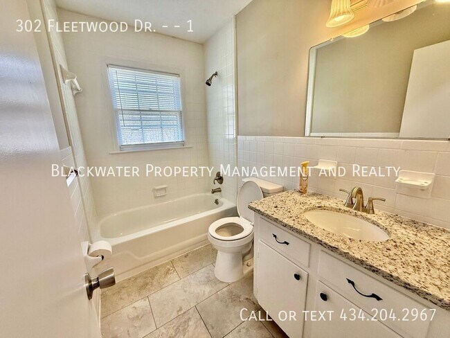 Photo - 302 Fleetwood Dr Unit 1