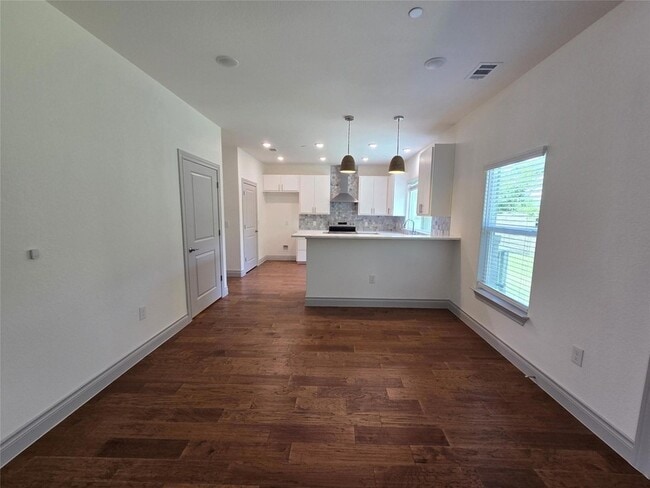 Photo - 2105 Tiger Trail Unidad 702