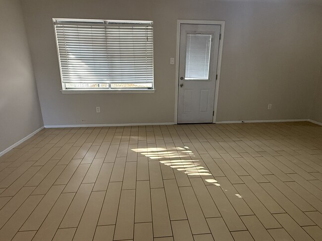 Photo - 510 Witter St