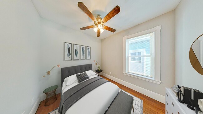 Photo - 737 Parker St Unidad 3