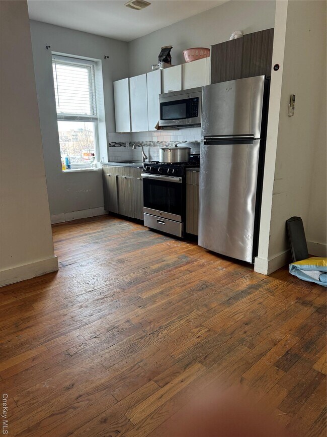 Photo - 96-02 Northern Blvd Unidad 3B