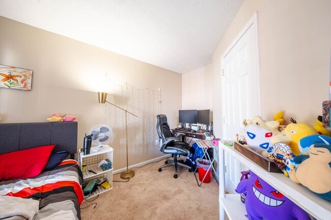 Photo - 4 bedroom, 4 bathroom Condominium- ONE BEDROOM AVAILABLE Unit B - B