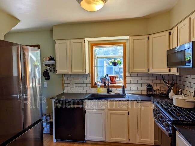 Photo - 3030 Colorado Ave S