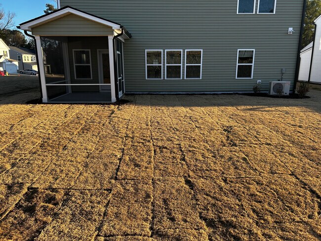 Photo - Room in House on Dimaggio Dr