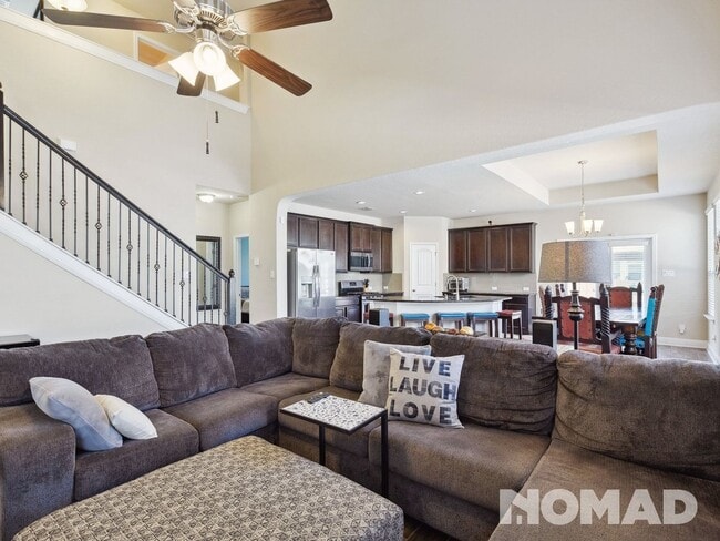 Photo - 6044 Akin Song