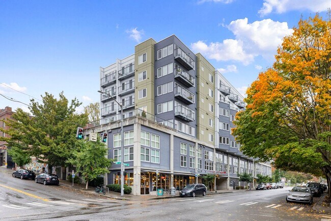 Building Photo - 2Bd/1.75Ba Seattle Condo Unit 603