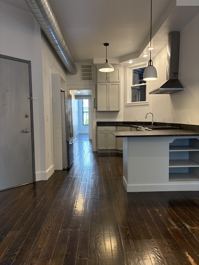 Building Photo - 65 Thorne St Unit Apartment 1L