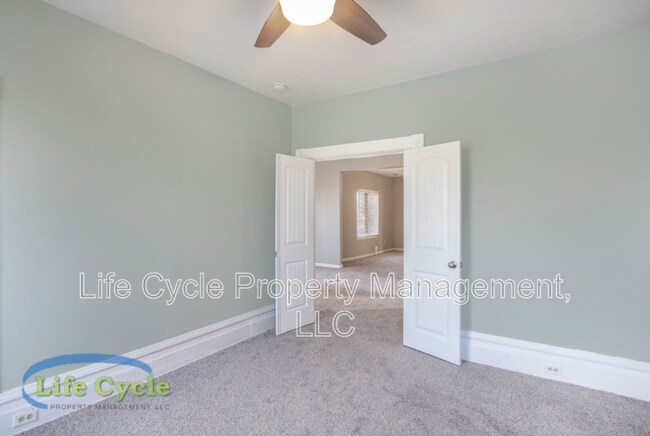 Photo - 160 Carrier St NE Unidad 2