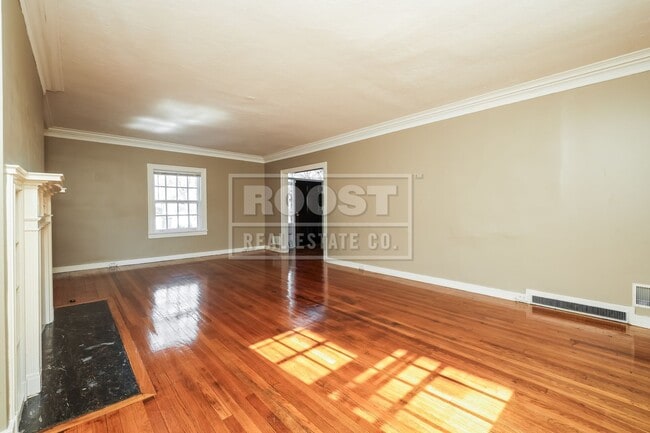 Photo - 4 bed 2.5 Bath Single Family Home Available in Dayton