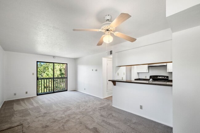Building Photo - Bright One-Bedroom Retreat at The Reserve Unit 326