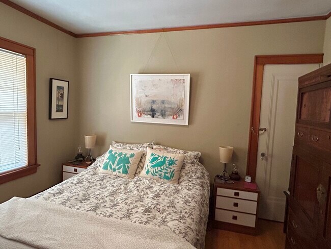 Photo - 3734 Grand Ave S Unidad 3736