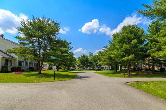 Building Photo - 18 River City Dr