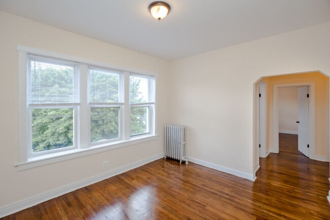 Photo - 2244 N Monticello Ave Unidad 1W