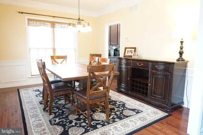 Photo - 1403 Hampshire Ln