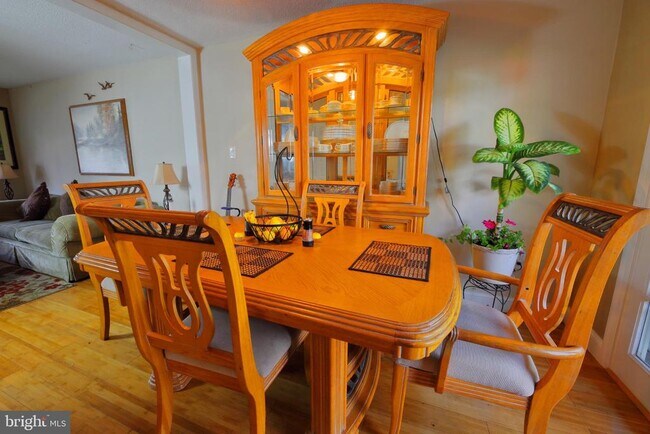 Photo - 10 Caravel Ct