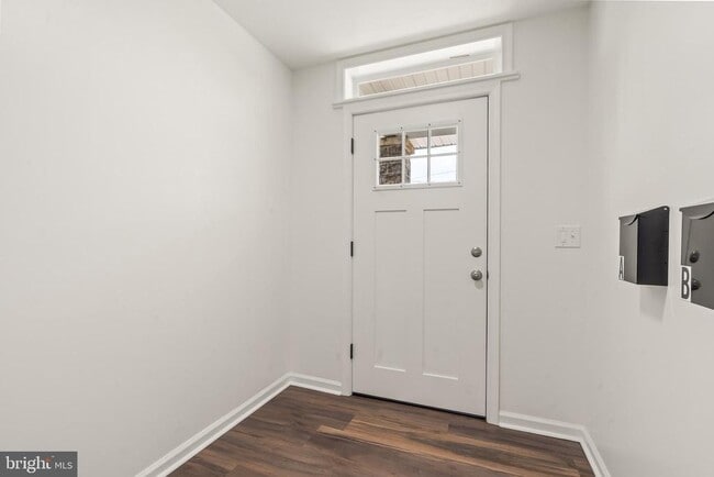 Photo - 753 W Washington St