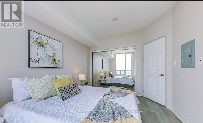 Photo - 3504 Hurontario St Unit 2303