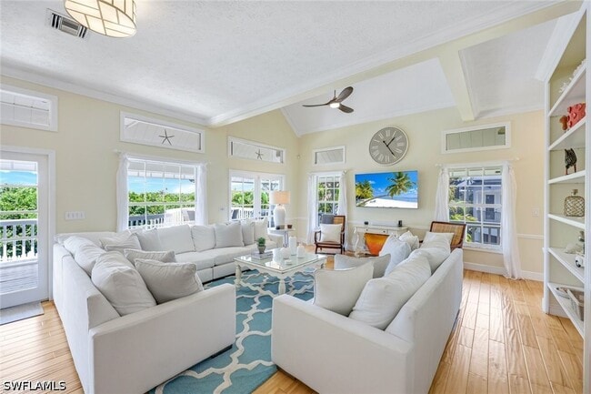 203 San Mateo Dr