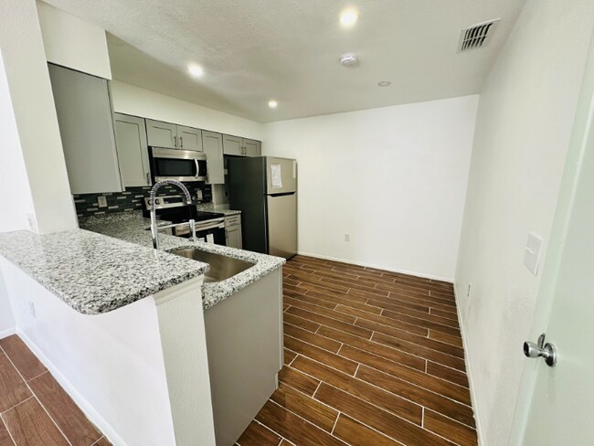 Photo - 3136 Harmon Ln Unit 3136