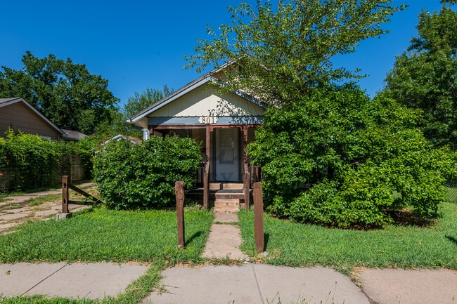 Building Photo - 801 S Sedgwick St Rental