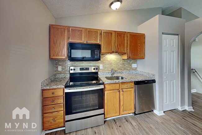 Photo - 1600 Milington Way