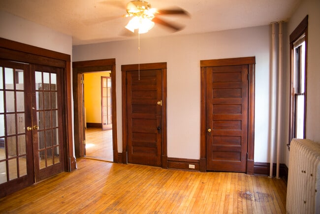 Photo - 1309 E Hennepin Ave