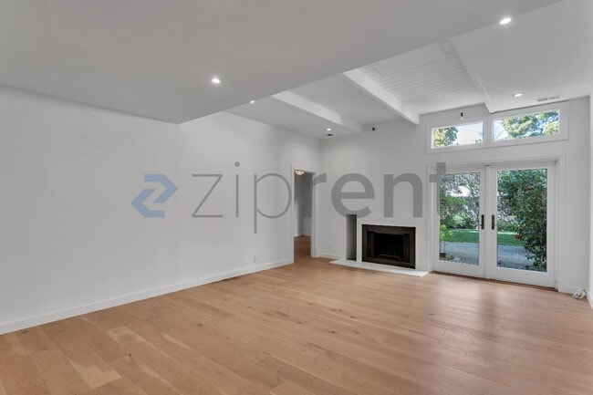 Photo - 1242 Francisco St