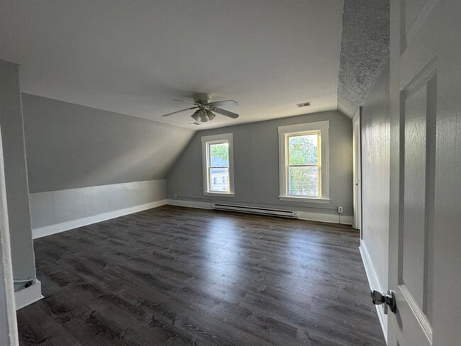 Photo - 281-283 Bridge St Unit 3