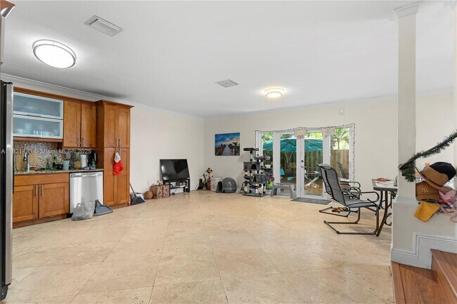 Photo - 3154 Plaza St