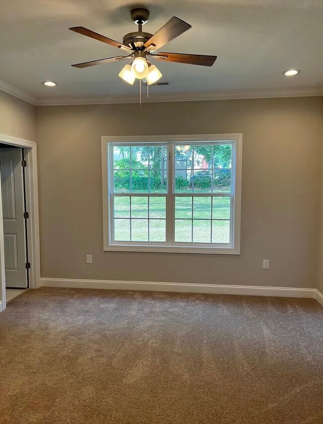 Photo - 1143 Plaid St