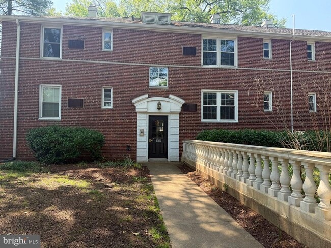 Photo - 100 N George Mason Dr Apartment Unit 100-3