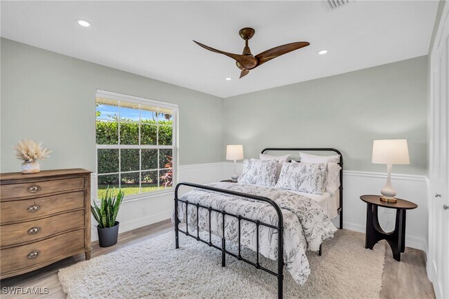 Building Photo - 2649 Longboat Dr