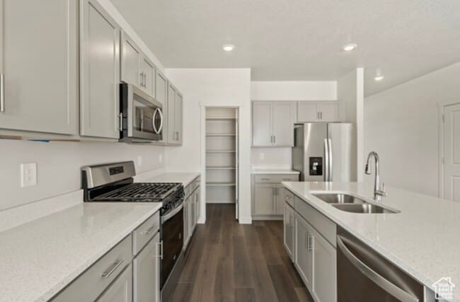 Photo - 565 E Lintel Rd