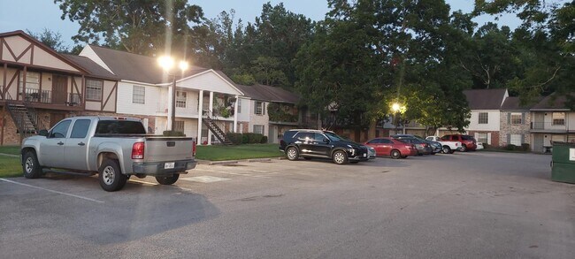 Dayton Villa Apt