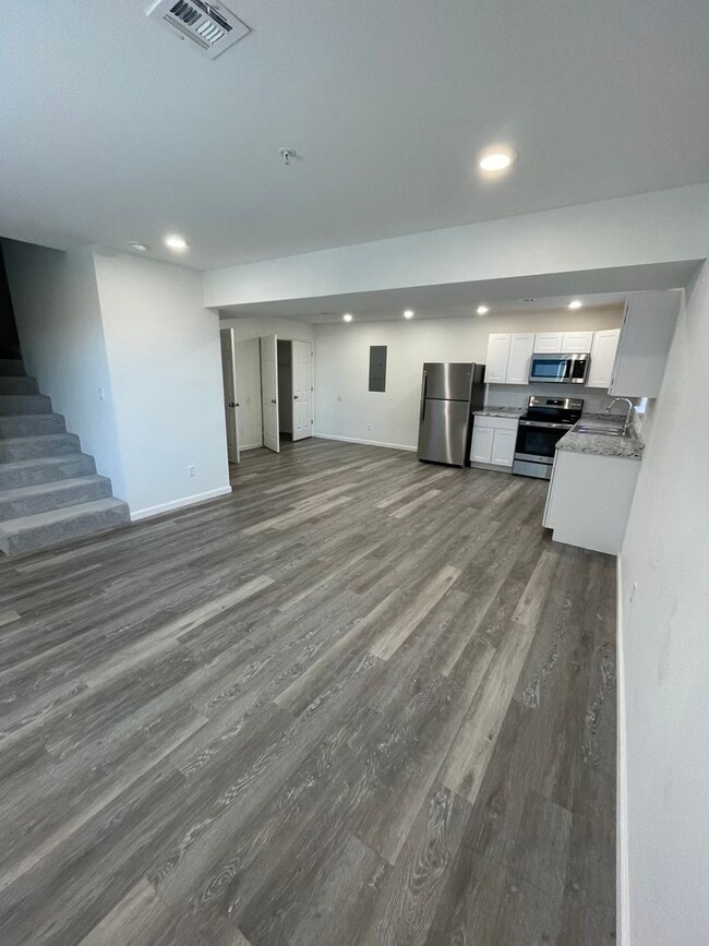 Photo - 411 E Doxey St