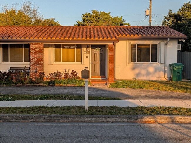 Photo - 1037 SW 76th Ave