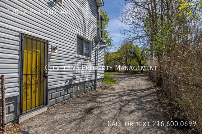 Photo - 12012 Parkhill Ave