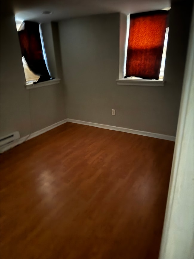 Building Photo - 1037 Magee Ave Unit 1