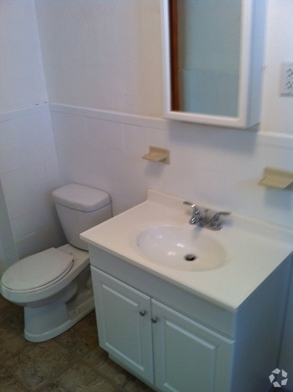 Building Photo - 61 Shannon St Unit 2 Rental