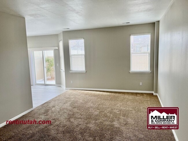 Photo - Beautifully updated townhouse in Riverton!