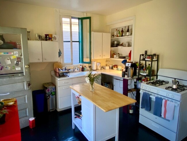 Photo - 5510 Howe St Unidad 5510 Howe #2