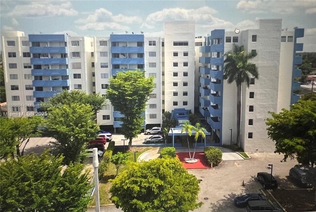 Photo - 5050 NW 7th St Unidad 709 Rental