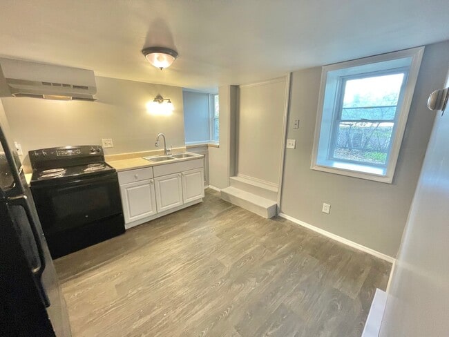 Building Photo - 3 Sherman Ave Unit 1