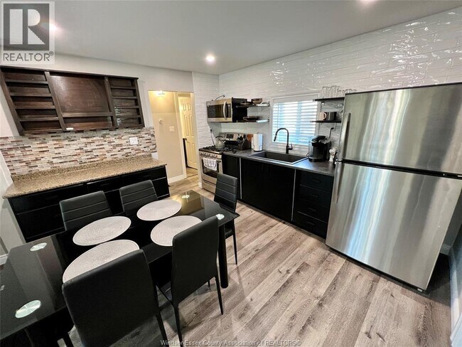 Photo - 600 Park St W